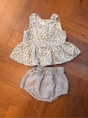Quincy Mae Baby Floral Peplum Top & Muslin Bloomers Set 18-24 Months